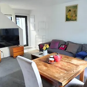 Holiday home Cozy 2 Bed Cbd Retreat By Latimer Square, Christchurch